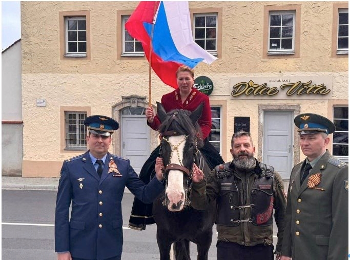 Ничто не выдавало российских шпионов в Германии (Андрей Майоров слева)