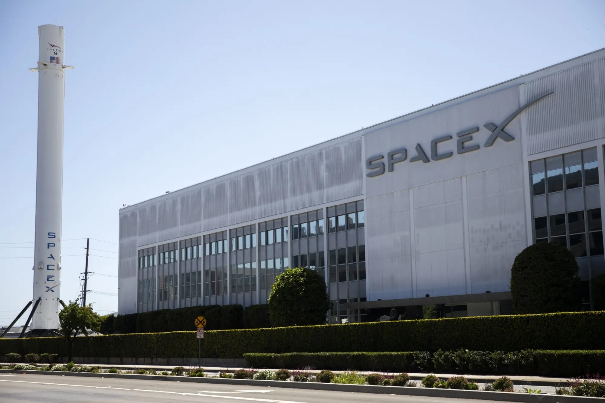 Илон Маск готовит слияние SpaceX и xAI перед IPO на $1 трлн — Reuters