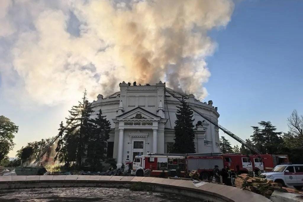 В Севастополе после удара беспилотника загорелась панорама «Оборона Севастополя». Полотно Франца Рубо «практически уничтожено» — Развожаев