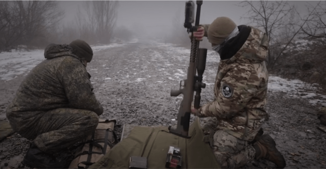 Снайперы 155-й бригады морской пехоты с винтовкой Desert Tech SRS и патронами Hornady