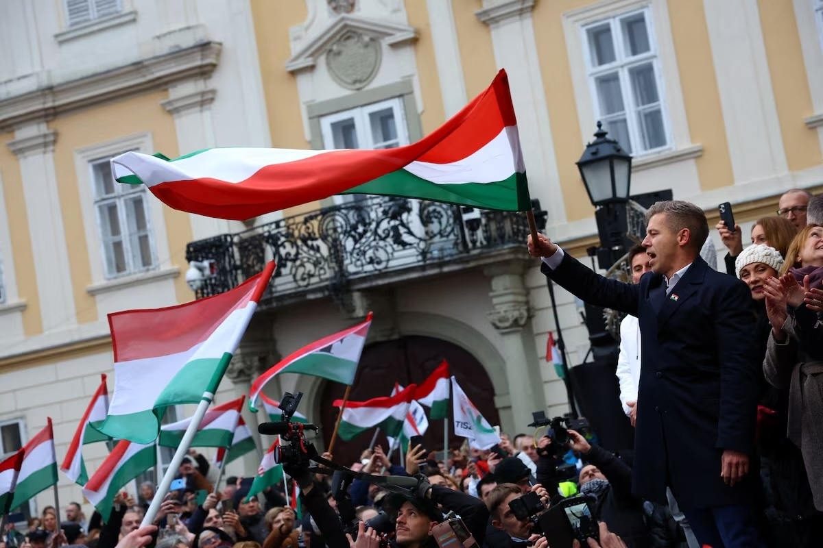 Лидер оппозиционной партии «Тиса» Петер Мадьяр на одном из предвыборных митингов, ноябрь 2025 года
