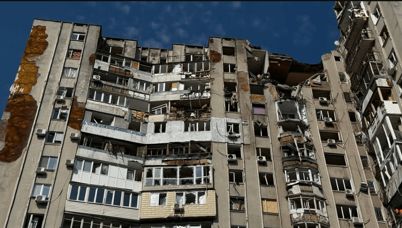 Жилой дом в Одессе после попадания «Герани»