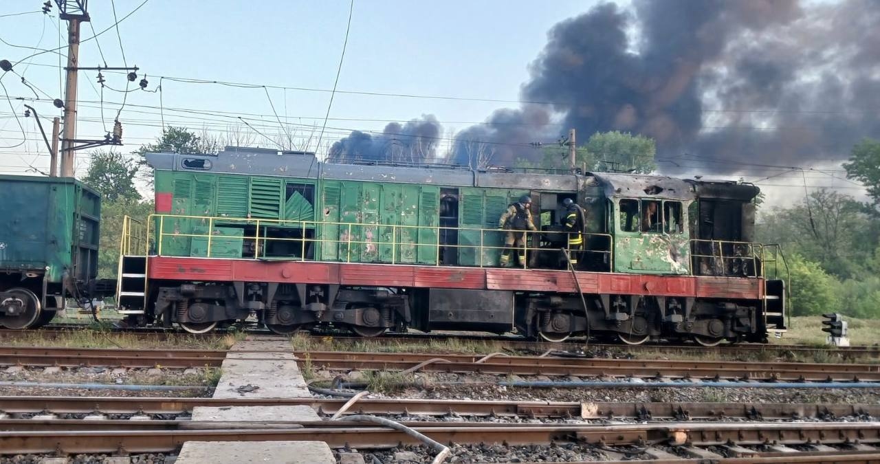 Последствия российской атаки на объекты железнодорожной инфраструктуры в Днепропетровской области 12 мая 2026 года
