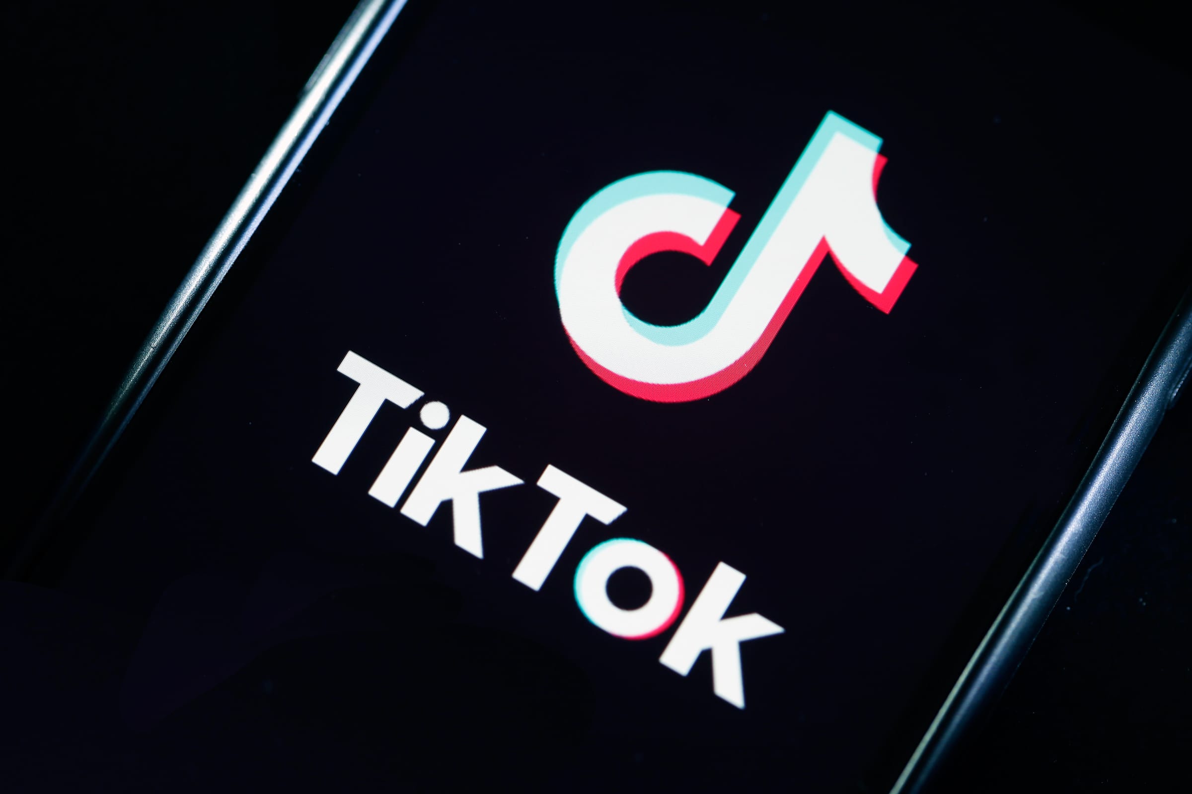 Apple удалила TikTok из App Store в России