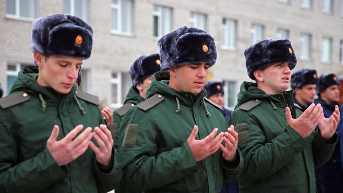 «Угрожают матери и сестрам». Как в Чечне «добровольцев» насильно отправляют воевать в Украину