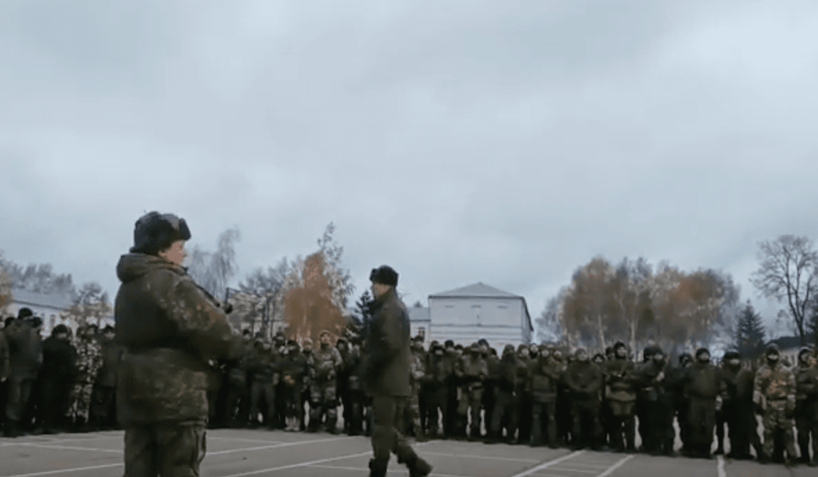 «Нас нае*али». Мобилизованные из Чувашии устроили бунт из-за отсутствия выплат. Видео