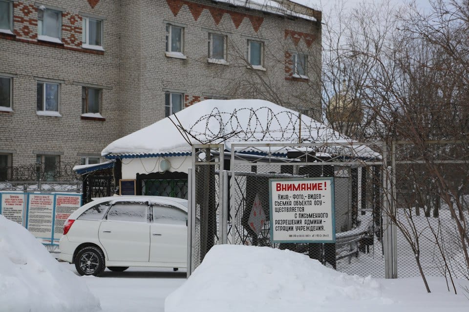«Это не край света — это край жизни»: что известно об ИК-3 в поселке Харп, куда этапировали Навального