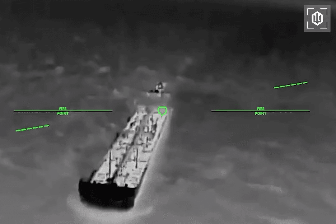 Украина опубликовала видео ударов по российским танкерам с бензином для Крыма. На полуострове дефицит топлива