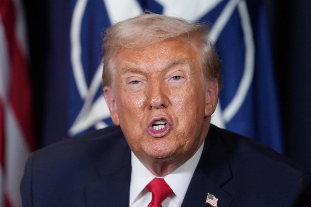 «Они чокнутые». Трамп обвинил иранское руководство в двуличии и снова пригрозил ударами по гражданской инфраструктуре