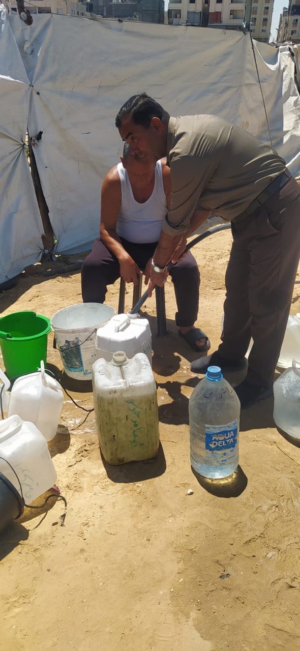 На раздаче воды